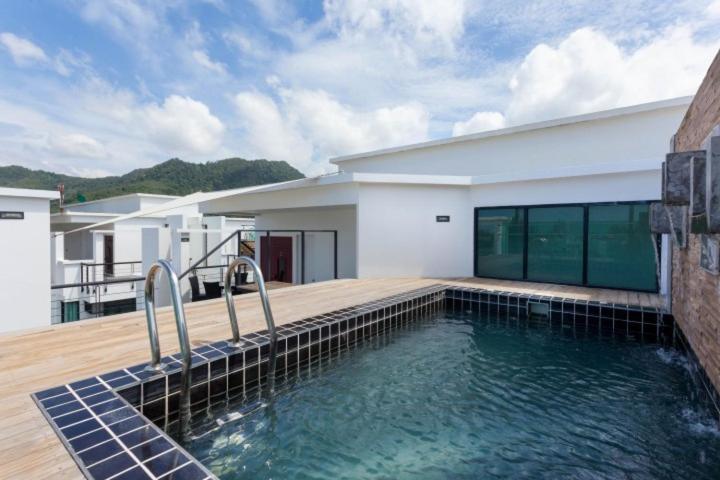 Regent Penthouse D-502 Strand Kamala