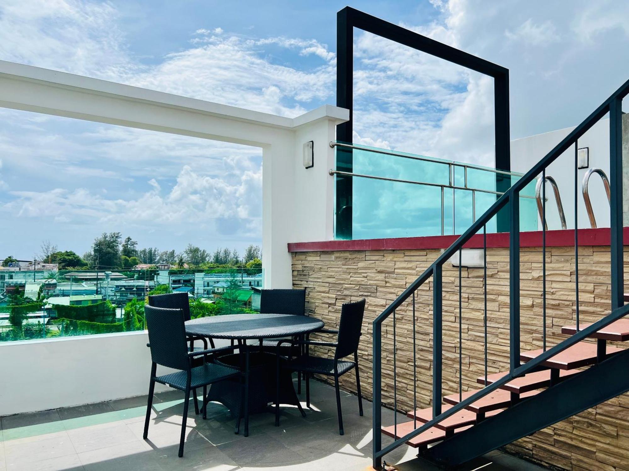 Regent Penthouse D-502 Apartment *
