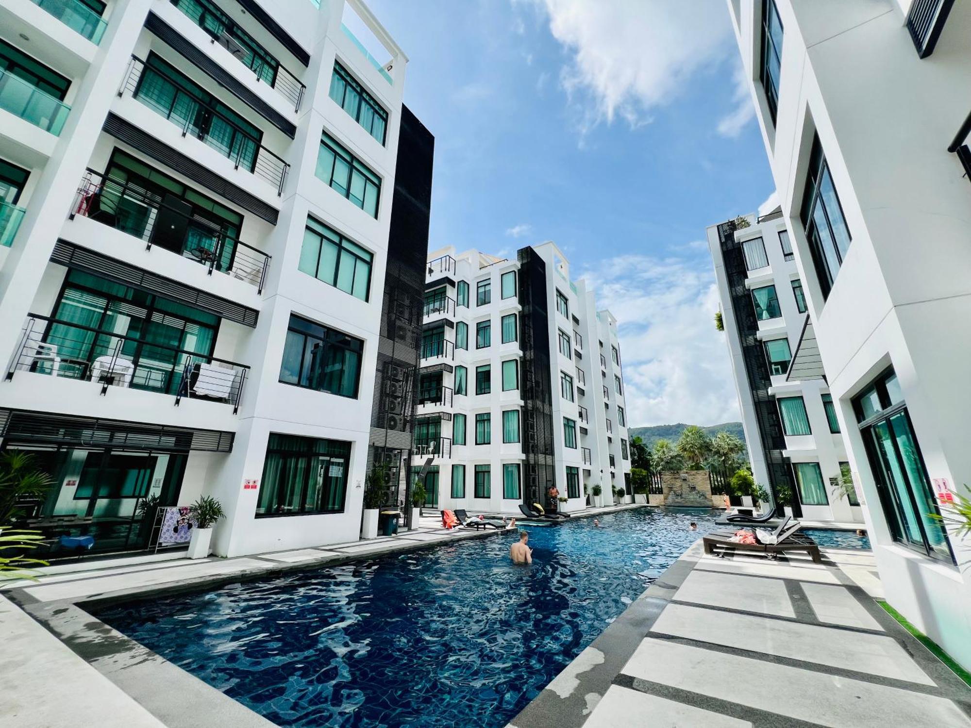Regent Penthouse D-502 Apartment *