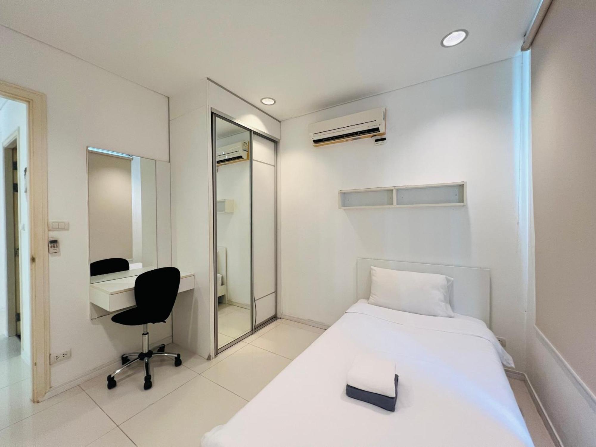 Regent Penthouse D-502 Apartment Strand Kamala